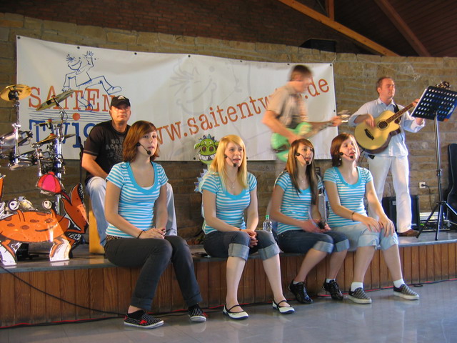 gal/2008/2008 Saitentwist Unterrath Paulusgemeinde 24.Mai/2008 Saitentwist Unterrarh Paukusgemeinde 24.Mai. 012.jpg